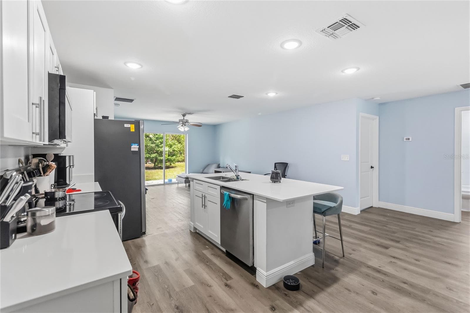 1639 11TH AVENUE — photo 8 of 25