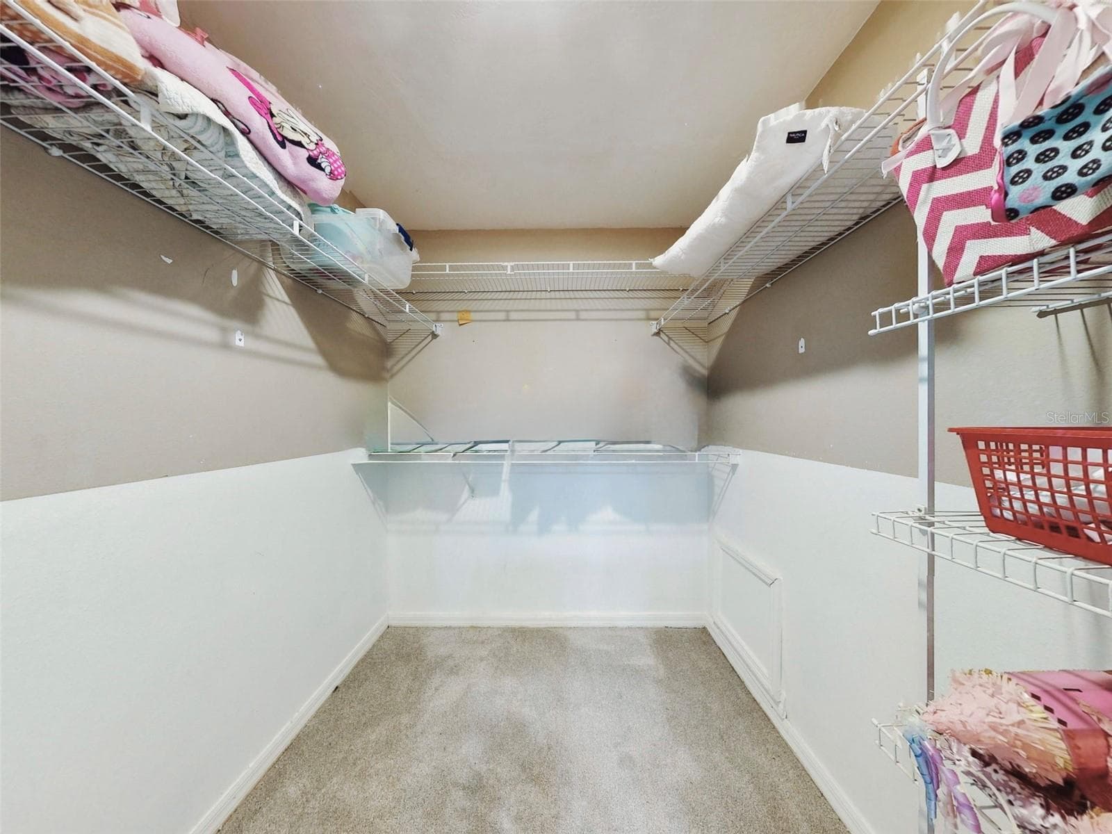 185 WINDING COVE AVENUE — photo 16 of 26
