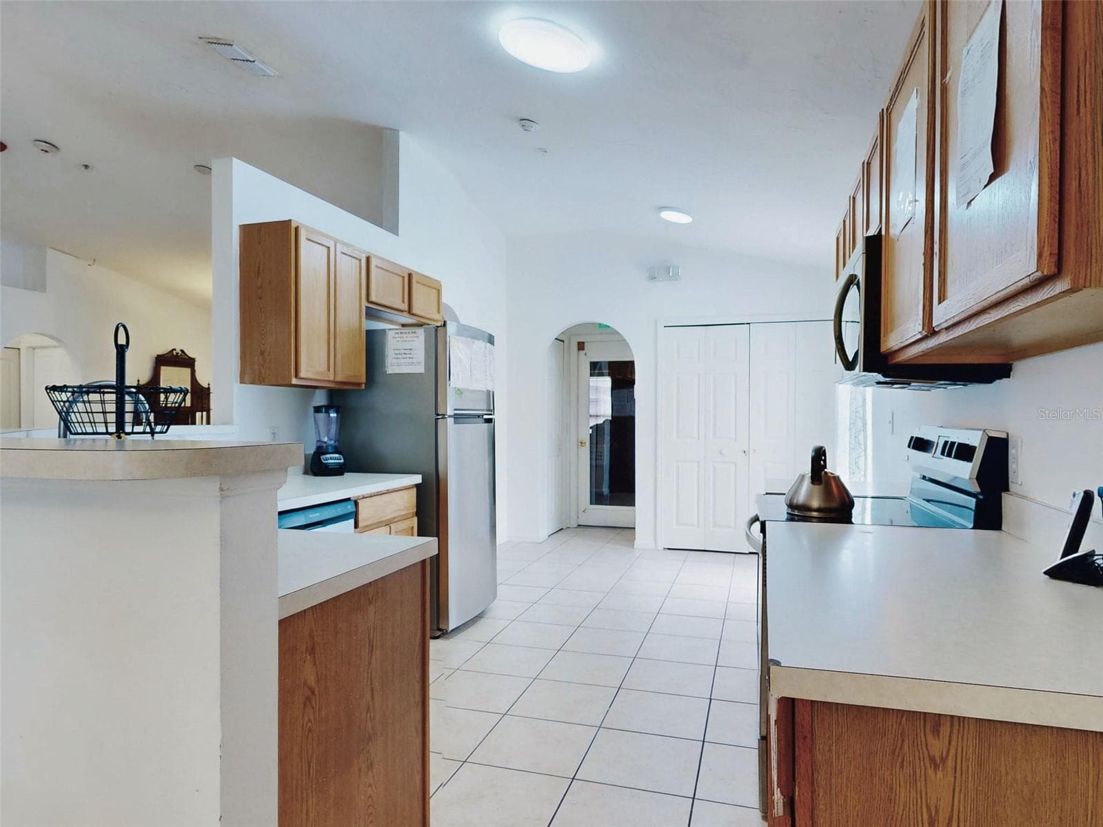 185 WINDING COVE AVENUE — photo 10 of 26