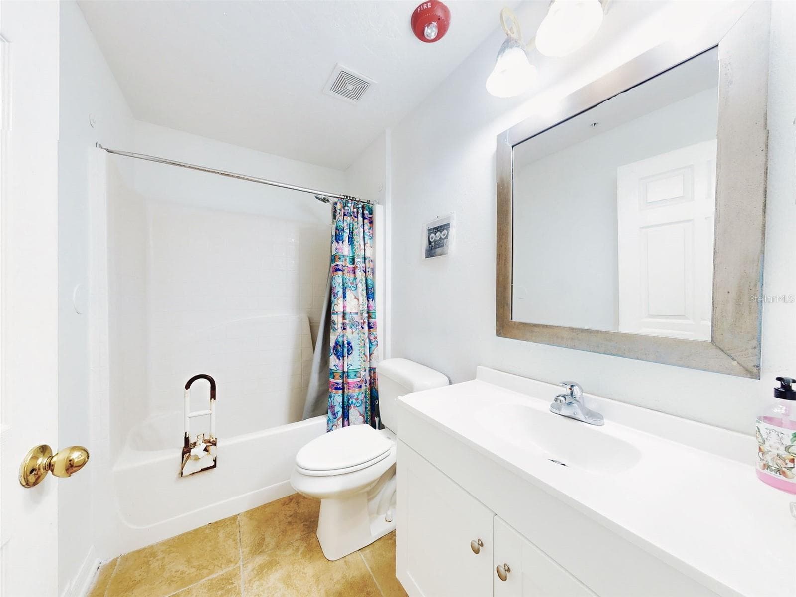 185 WINDING COVE AVENUE — photo 24 of 26