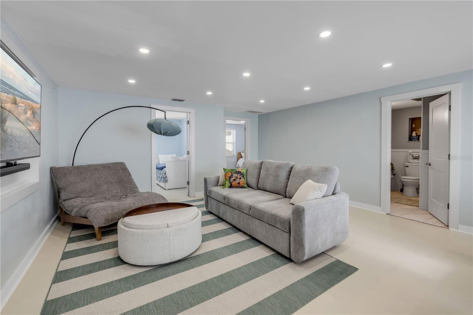 308 DUE EAST STREET — photo 2 of 90