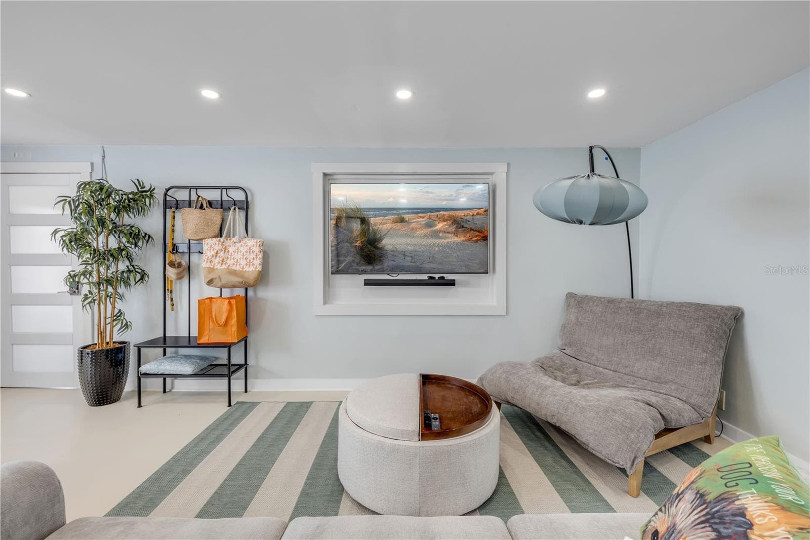 308 DUE EAST STREET — photo 11 of 90