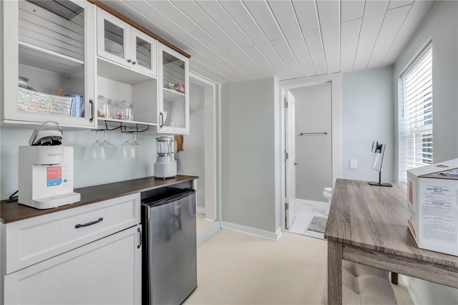 308 DUE EAST STREET — photo 23 of 90
