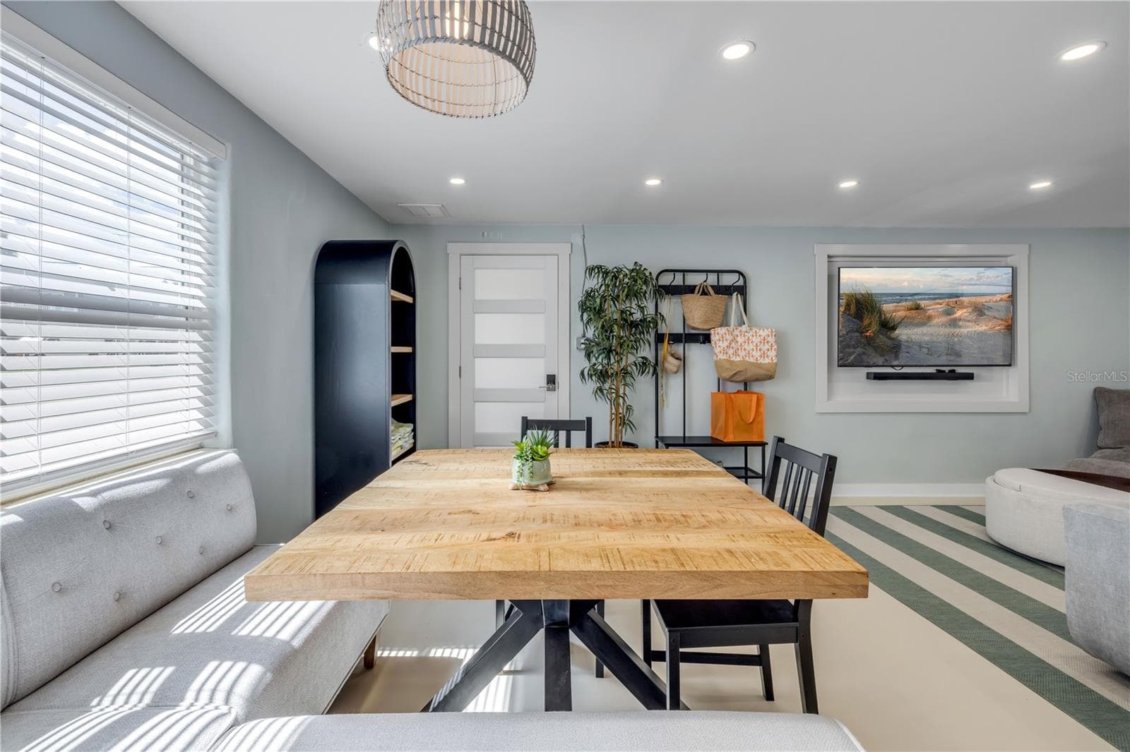 308 DUE EAST STREET — photo 15 of 90