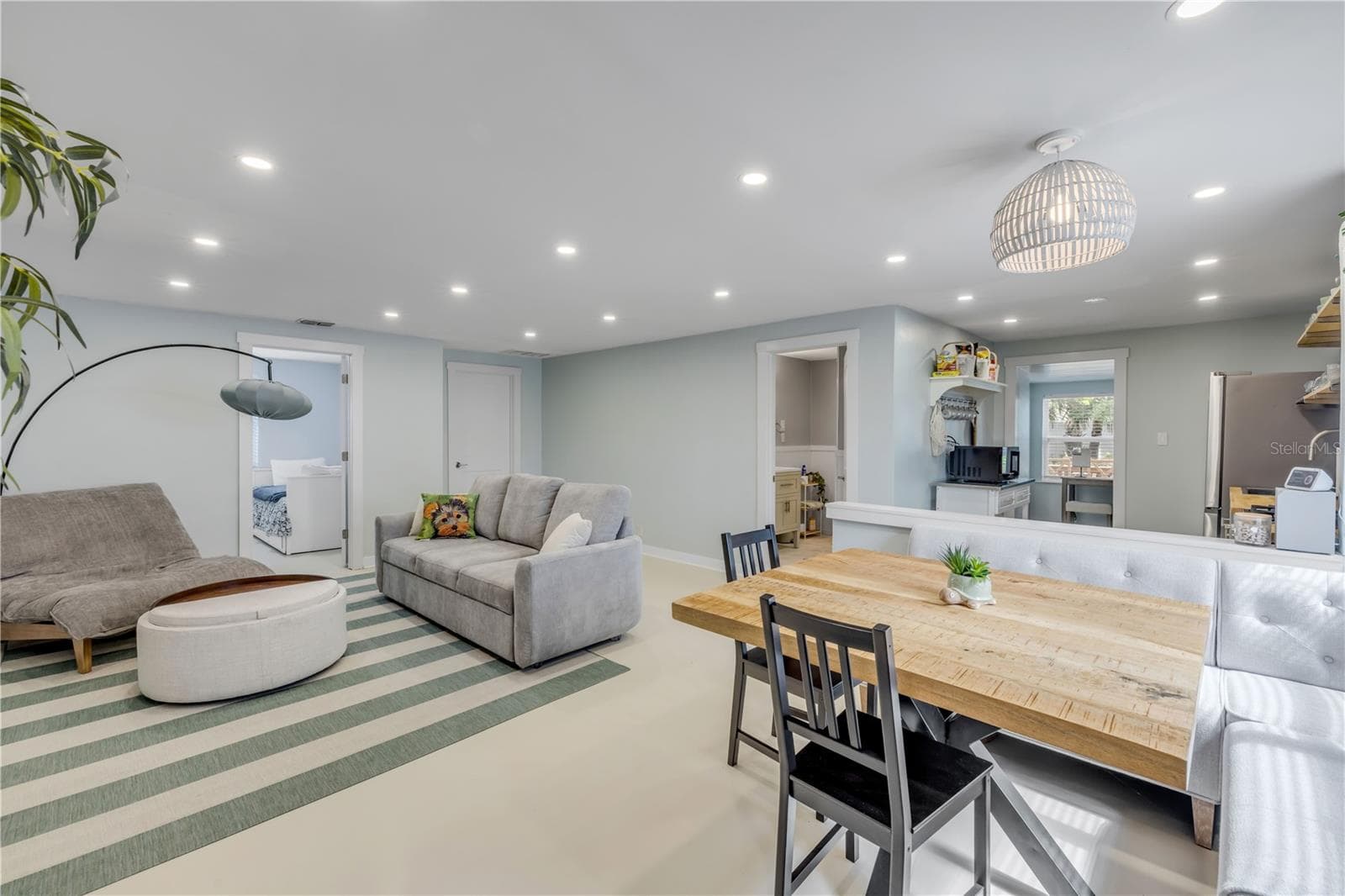 308 DUE EAST STREET — photo 16 of 90