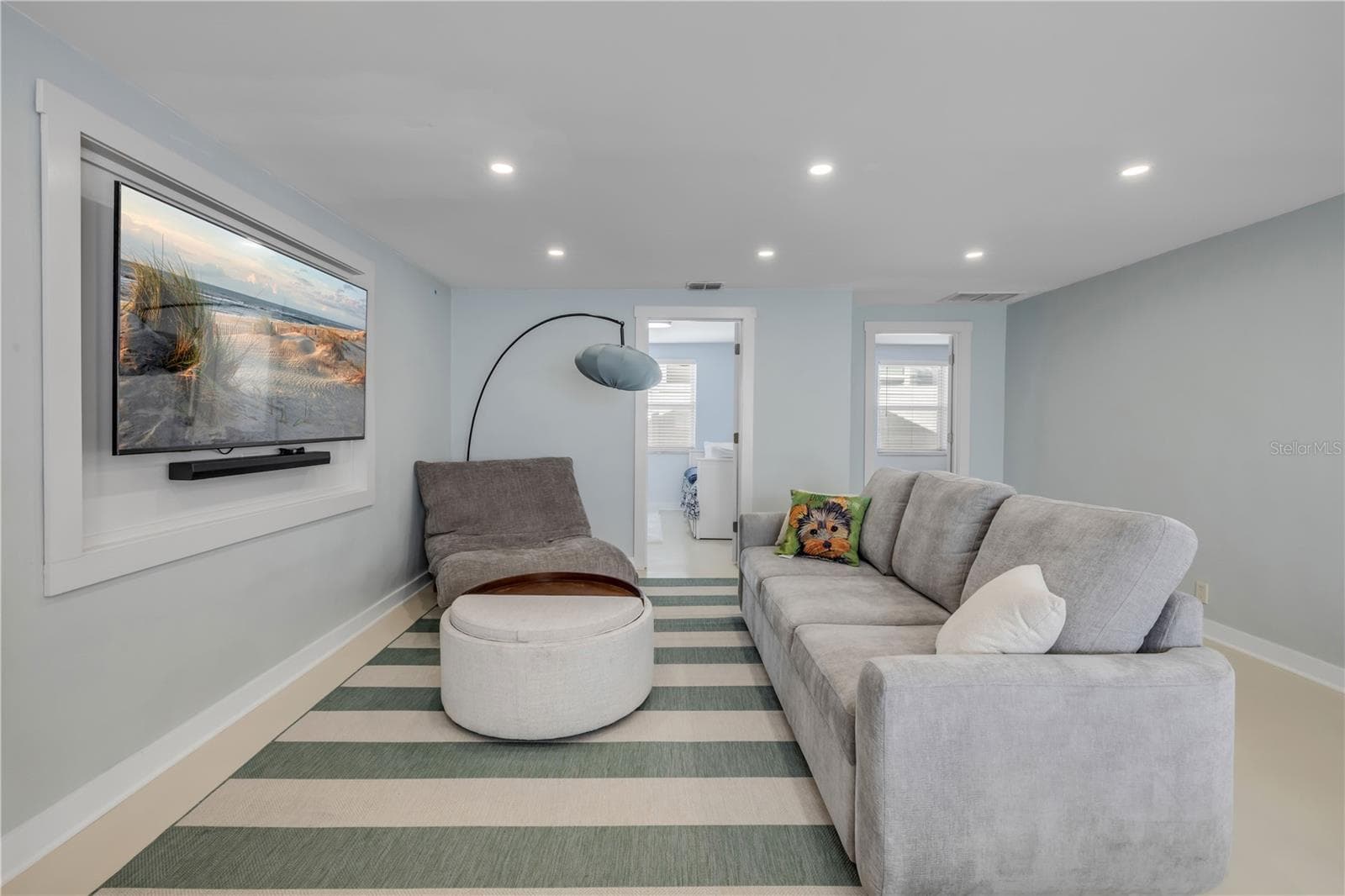 308 DUE EAST STREET — photo 7 of 90