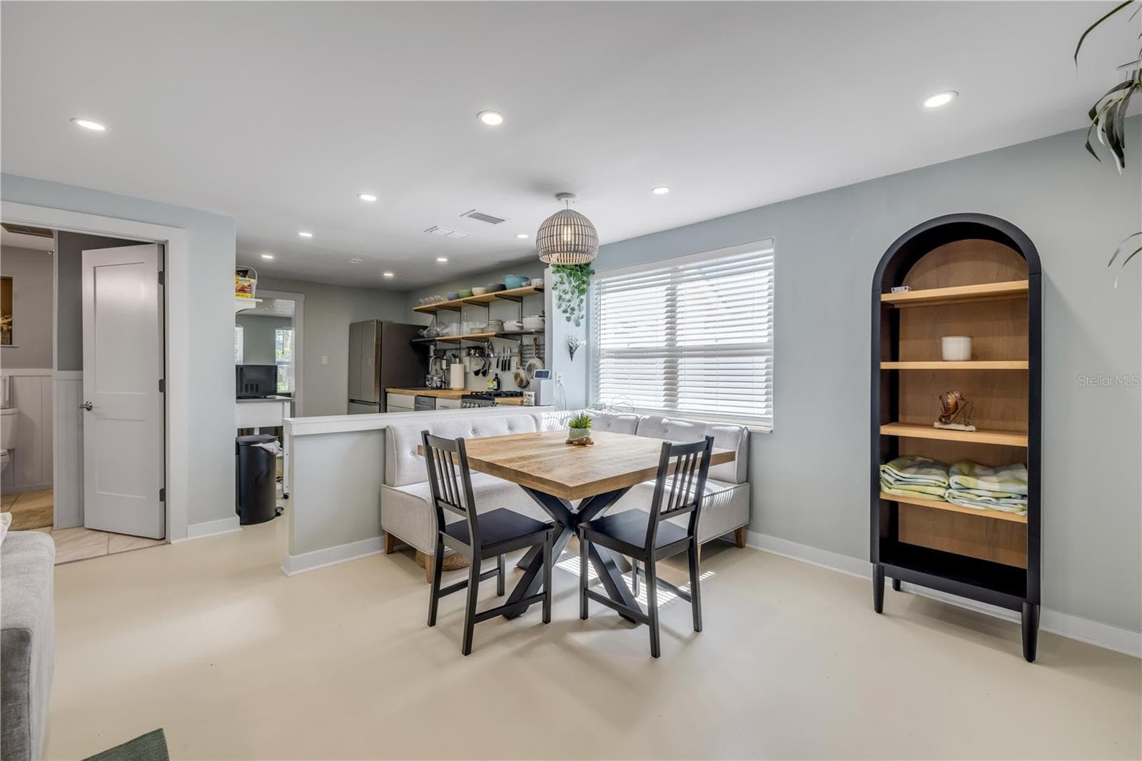 308 DUE EAST STREET — photo 14 of 90
