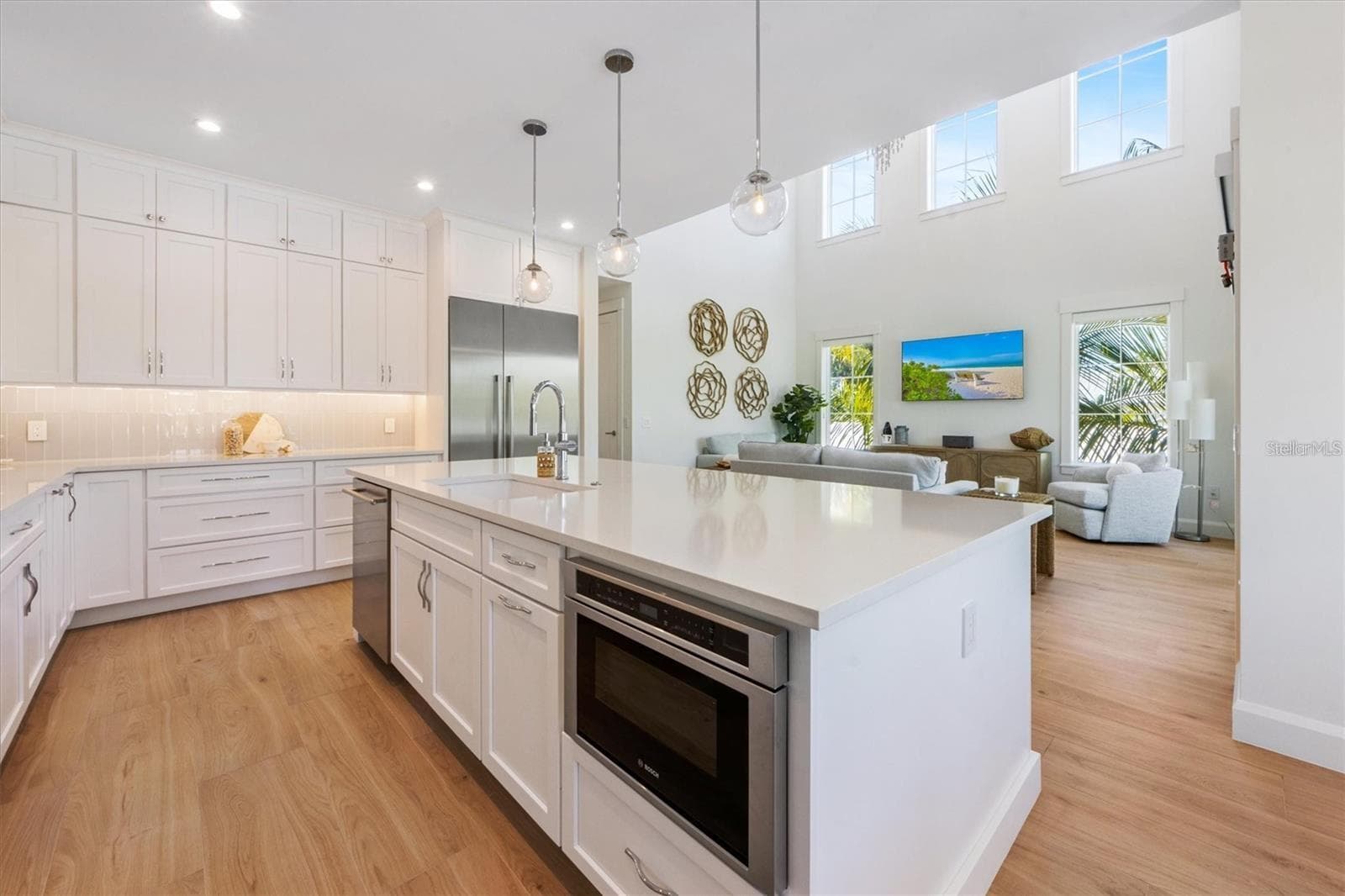 764 JACARANDA ROAD — photo 8 of 47