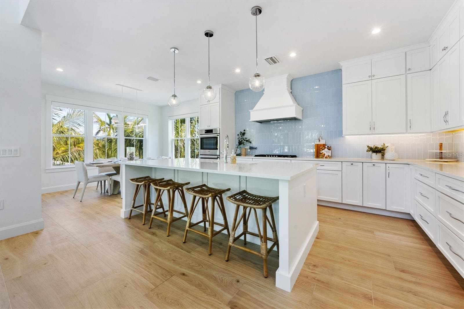 764 JACARANDA ROAD — photo 5 of 47