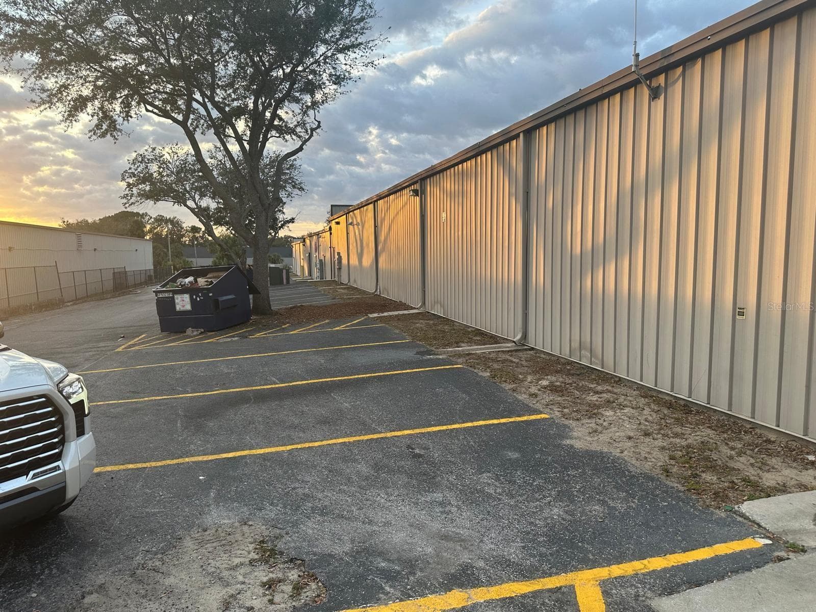 1727 BUSCH BOULEVARD — photo 8 of 10