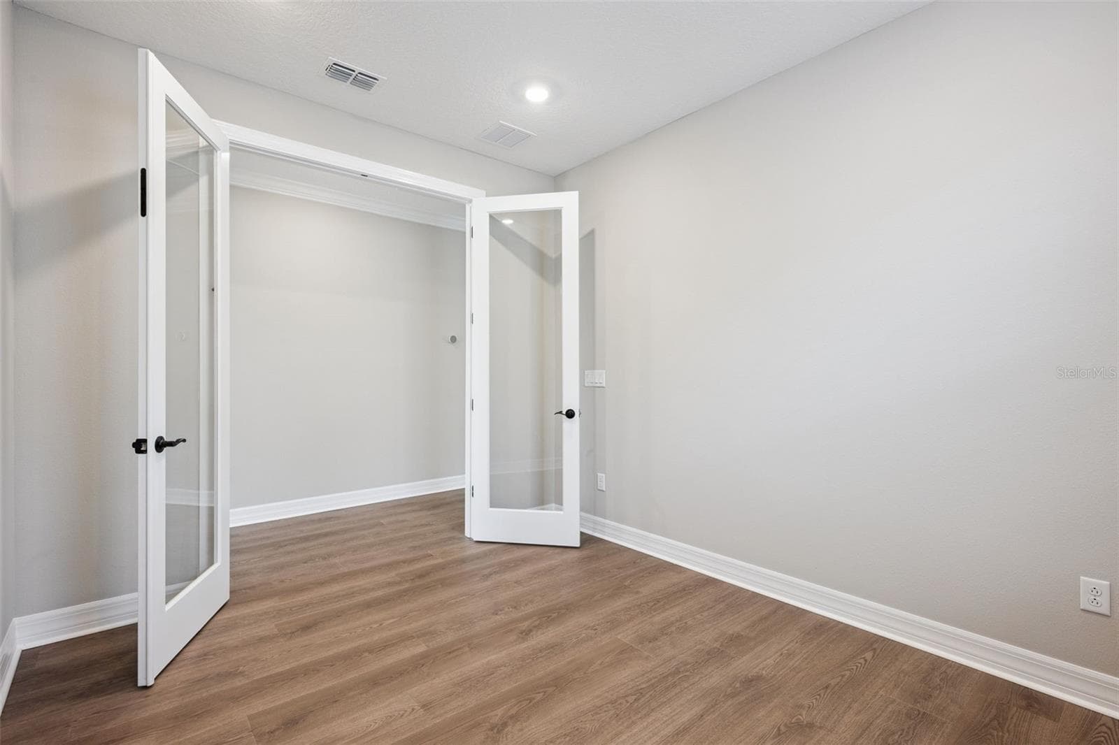 2458 DEL WEBB DRIVE — photo 26 of 61