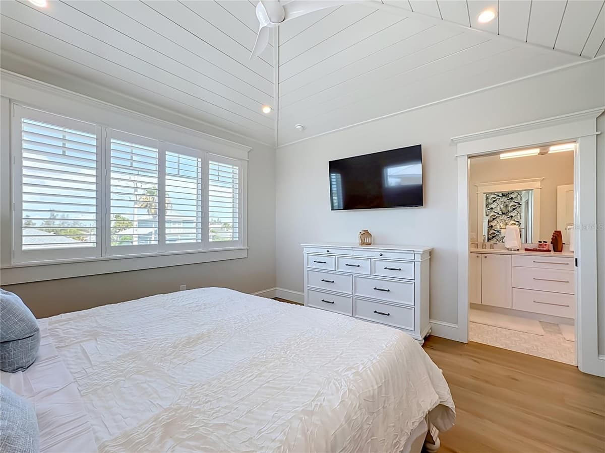 2918 GULF DRIVE — photo 38 of 92