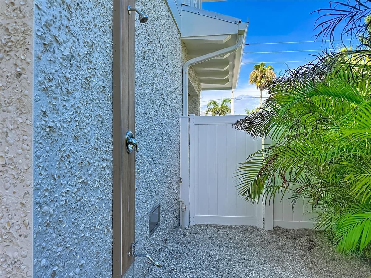 2918 GULF DRIVE — photo 76 of 92