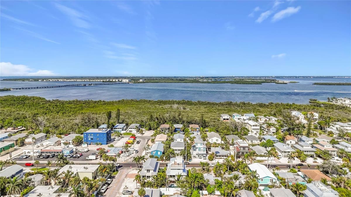 2918 GULF DRIVE — photo 86 of 92