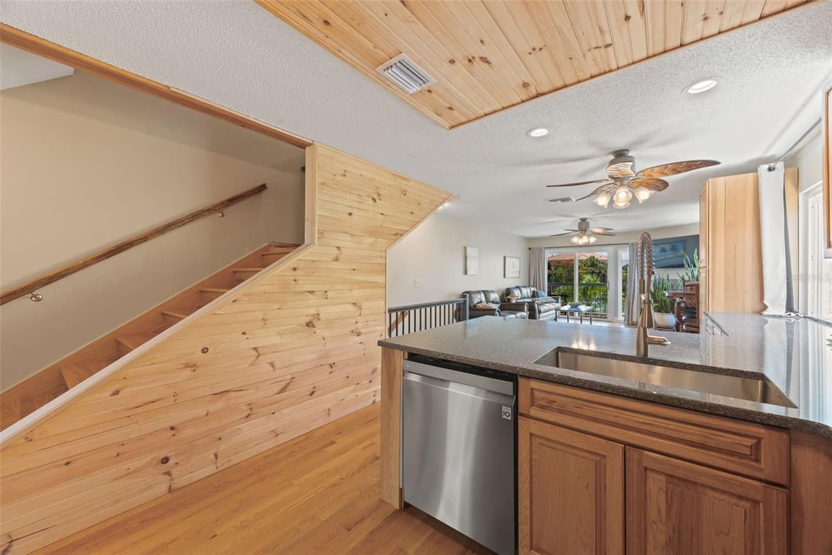 367 MADEIRA CIRCLE — photo 23 of 55