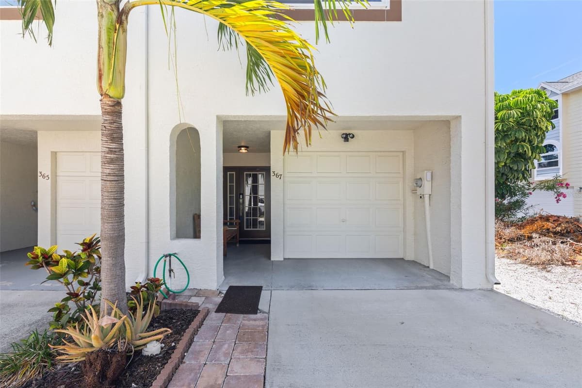 367 MADEIRA CIRCLE — photo 5 of 55
