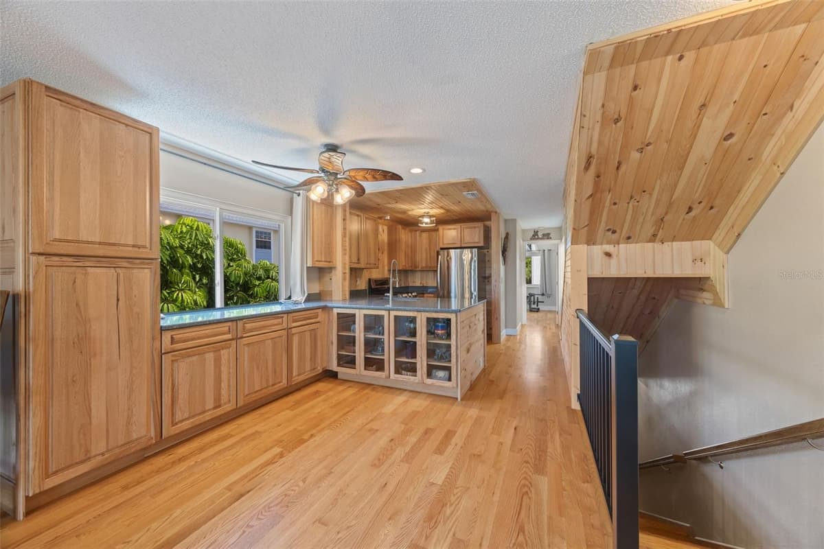 367 MADEIRA CIRCLE — photo 8 of 55