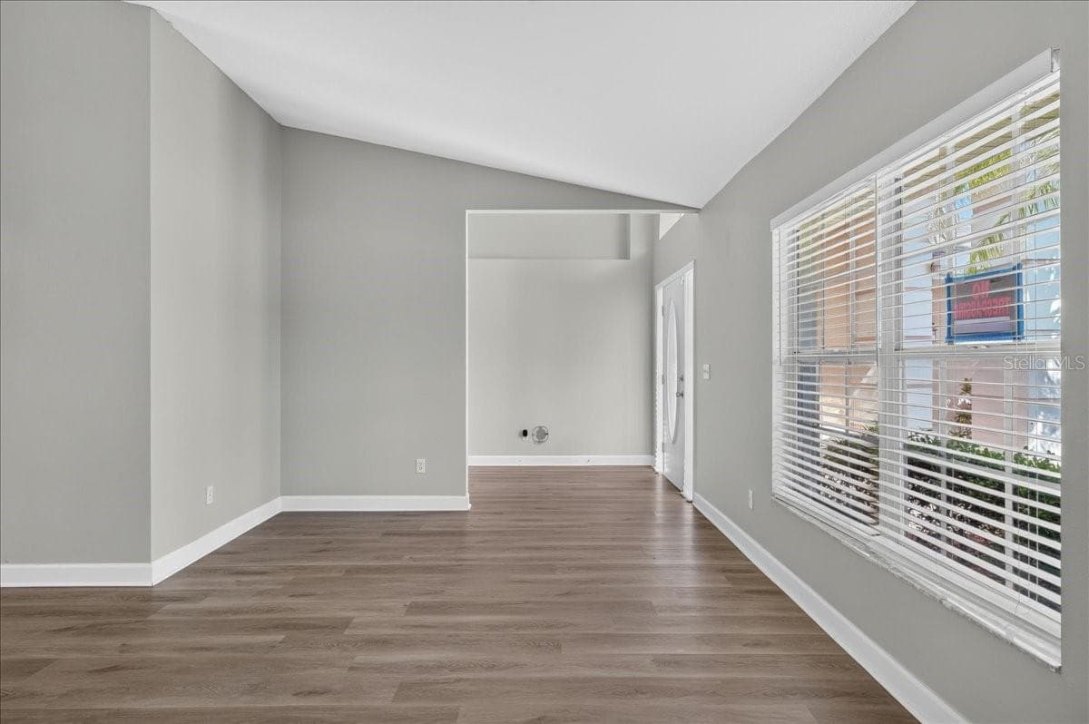 854 CHRISTINA CIRCLE — photo 7 of 41