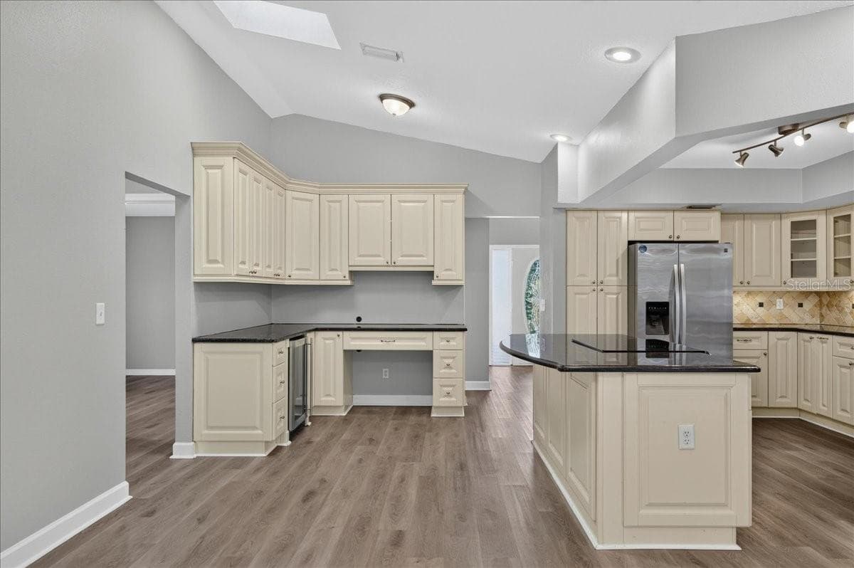 854 CHRISTINA CIRCLE — photo 15 of 41