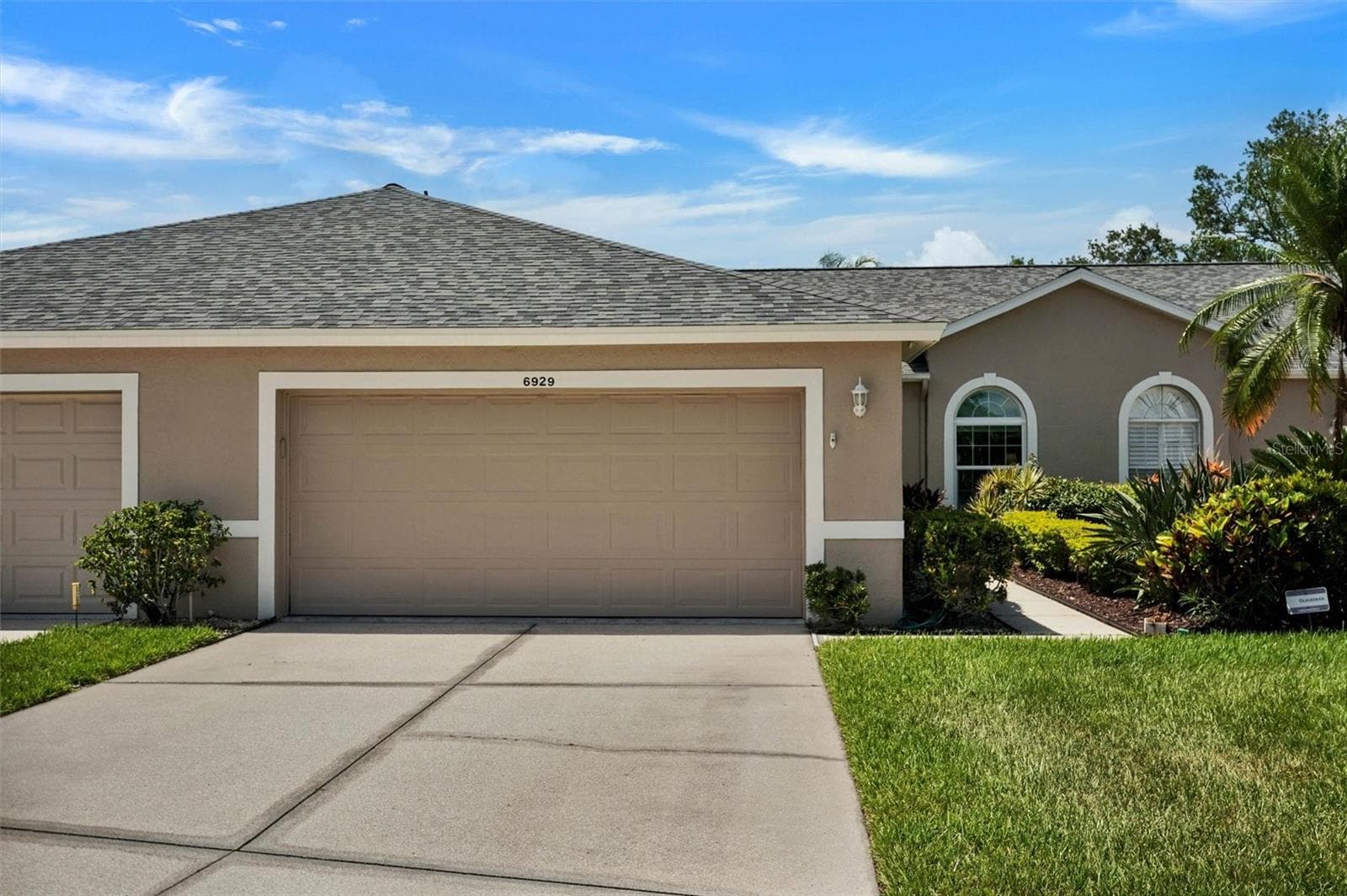 6929 STONEYWALK COURT — photo 2 of 52
