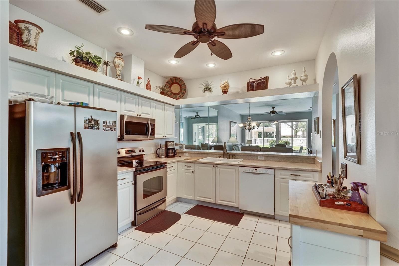 6929 STONEYWALK COURT — photo 7 of 52