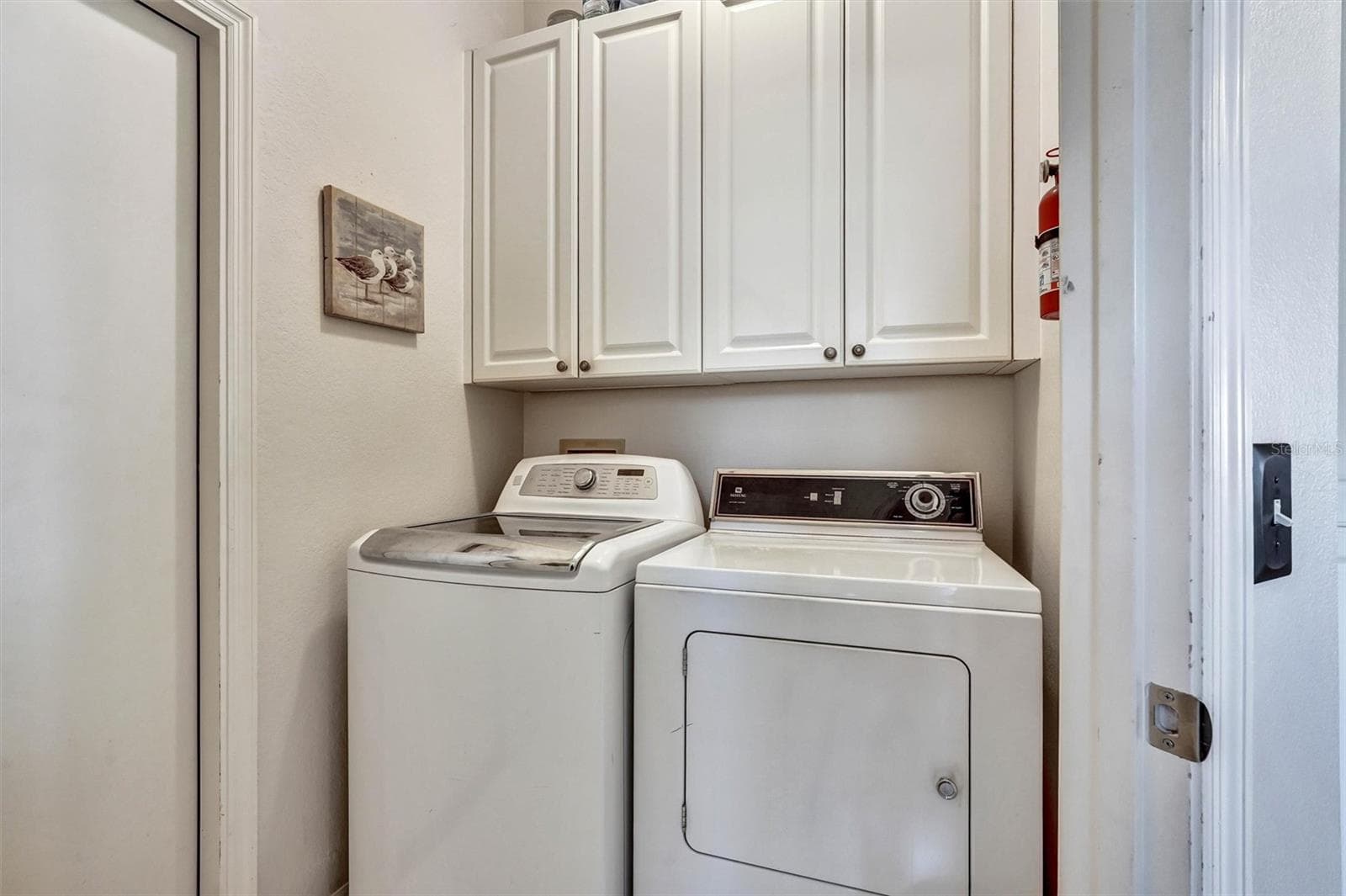 6929 STONEYWALK COURT — photo 9 of 52