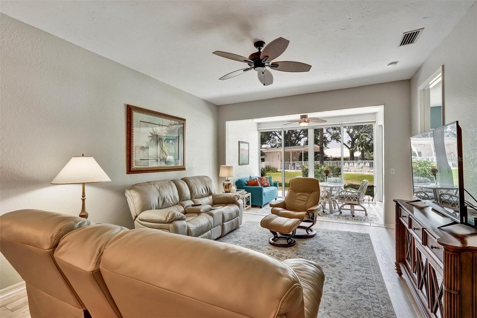 6929 STONEYWALK COURT — photo 15 of 52