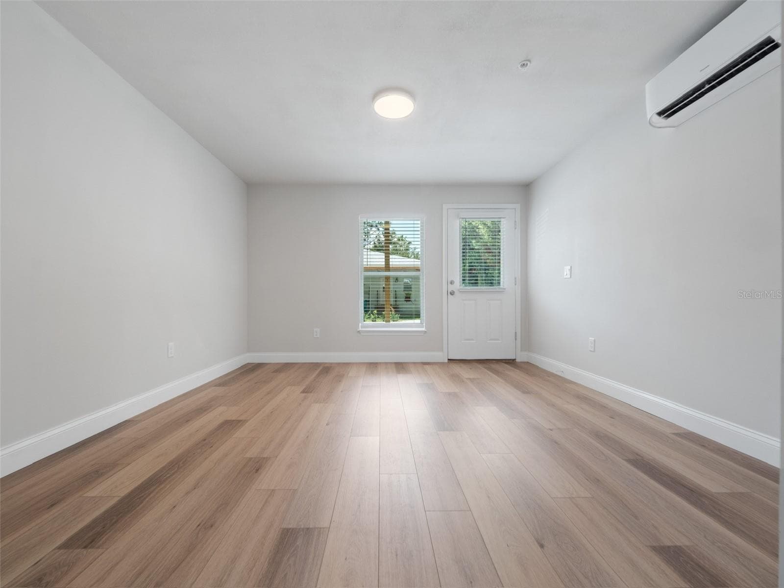 1505 CATHERINE STREET — photo 21 of 54