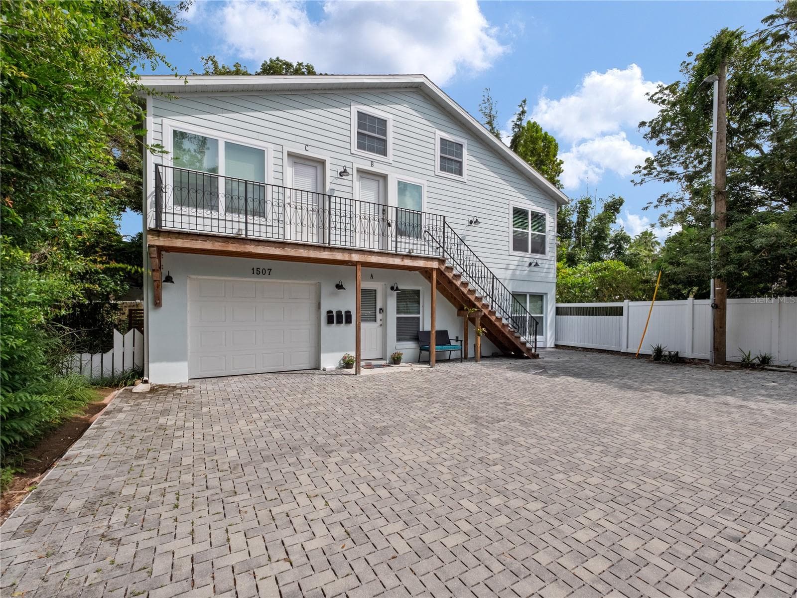 1505 CATHERINE STREET — photo 2 of 54
