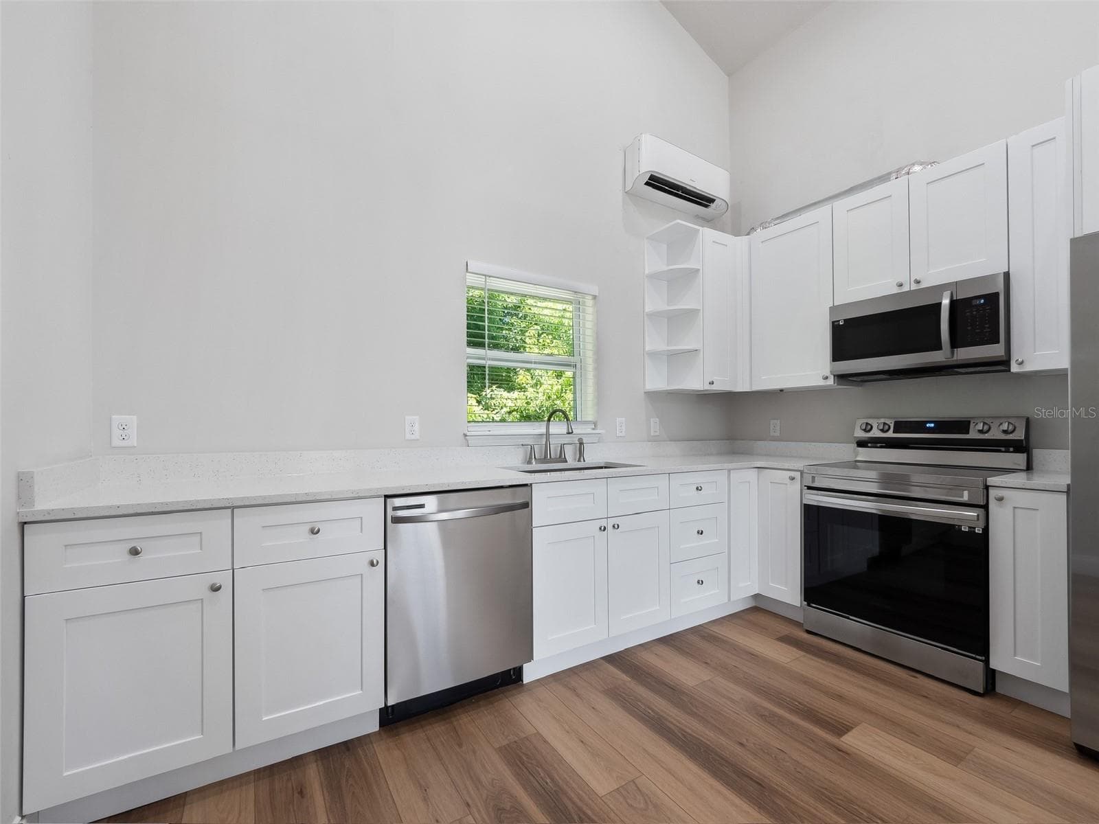 1505 CATHERINE STREET — photo 42 of 54