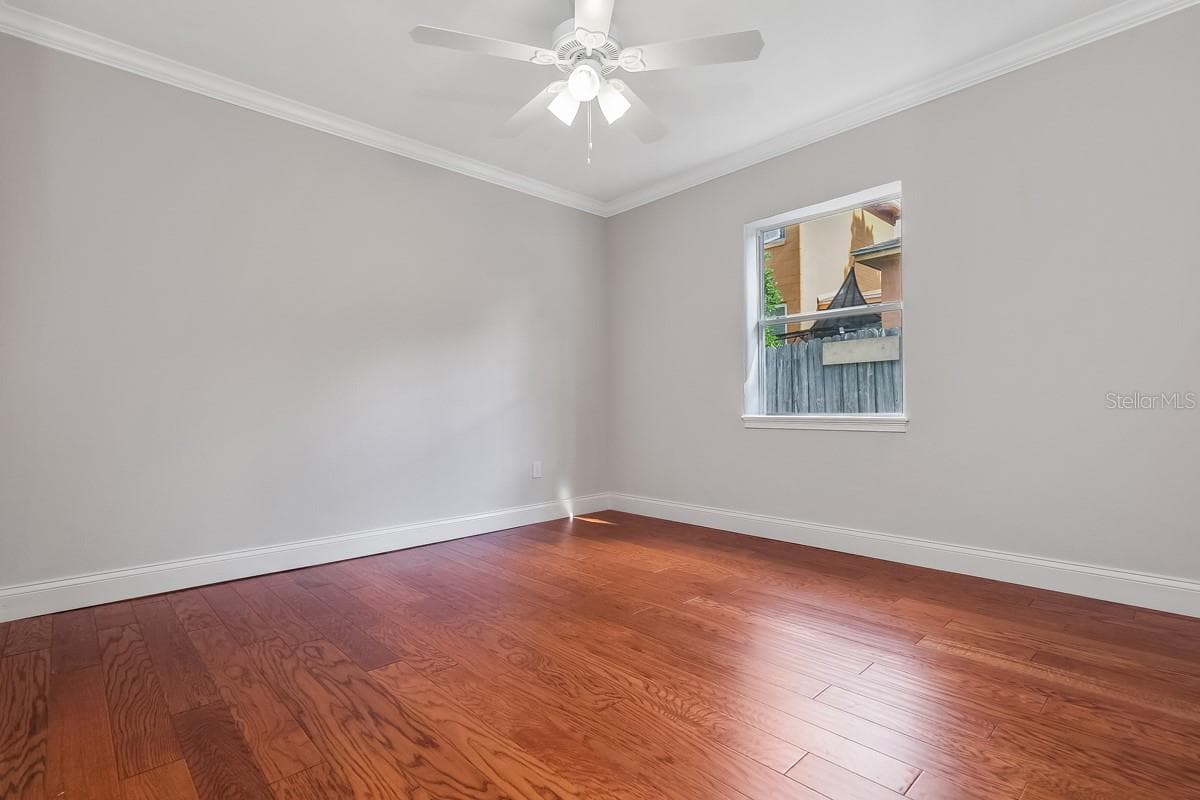 1505 CATHERINE STREET — photo 18 of 54