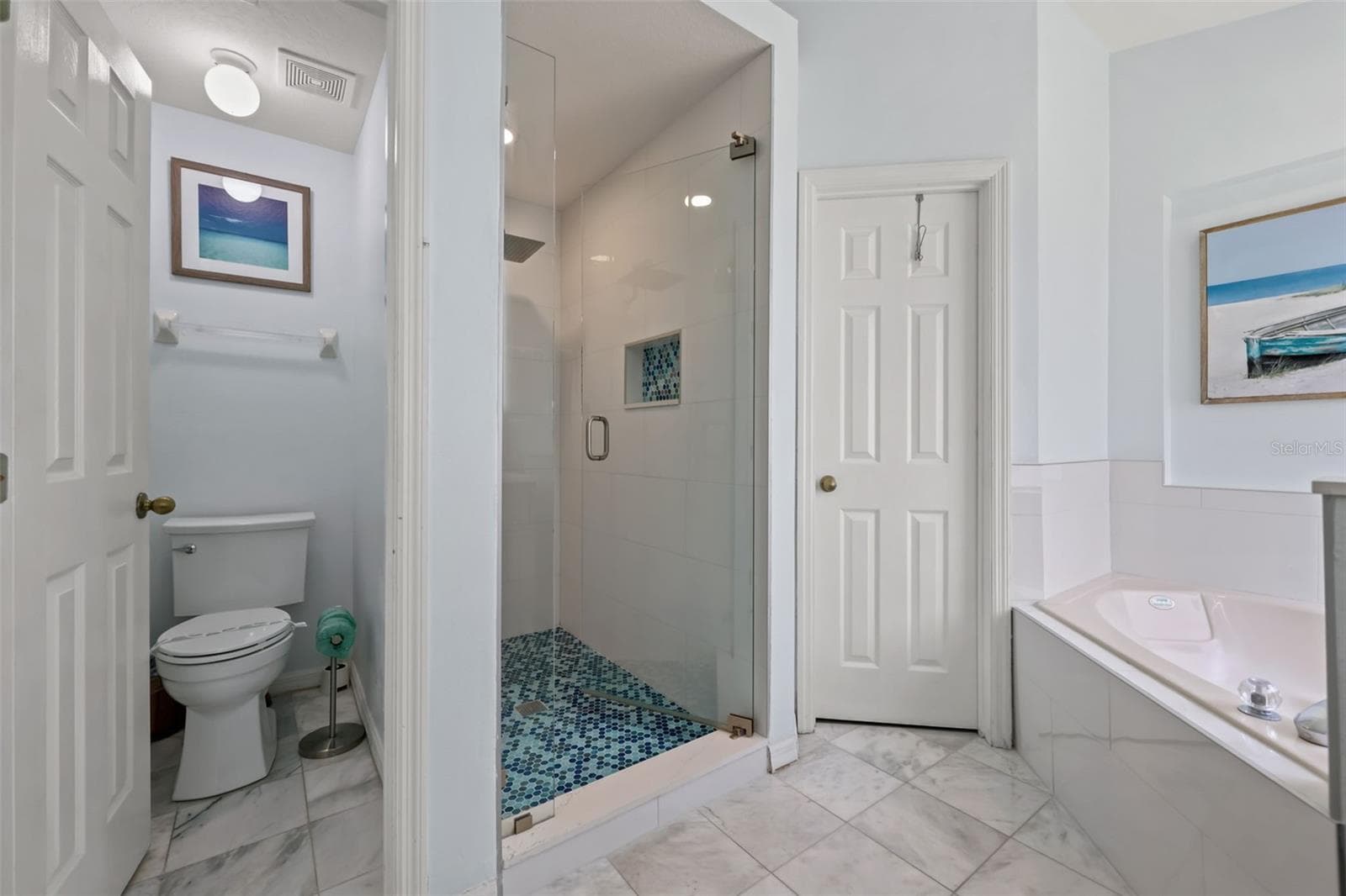 948 LAKE BERKLEY DRIVE — photo 16 of 37