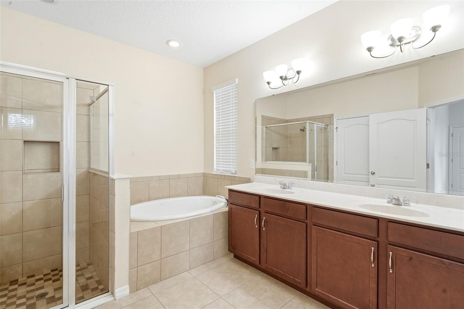 315 FREESIA COURT — photo 29 of 40
