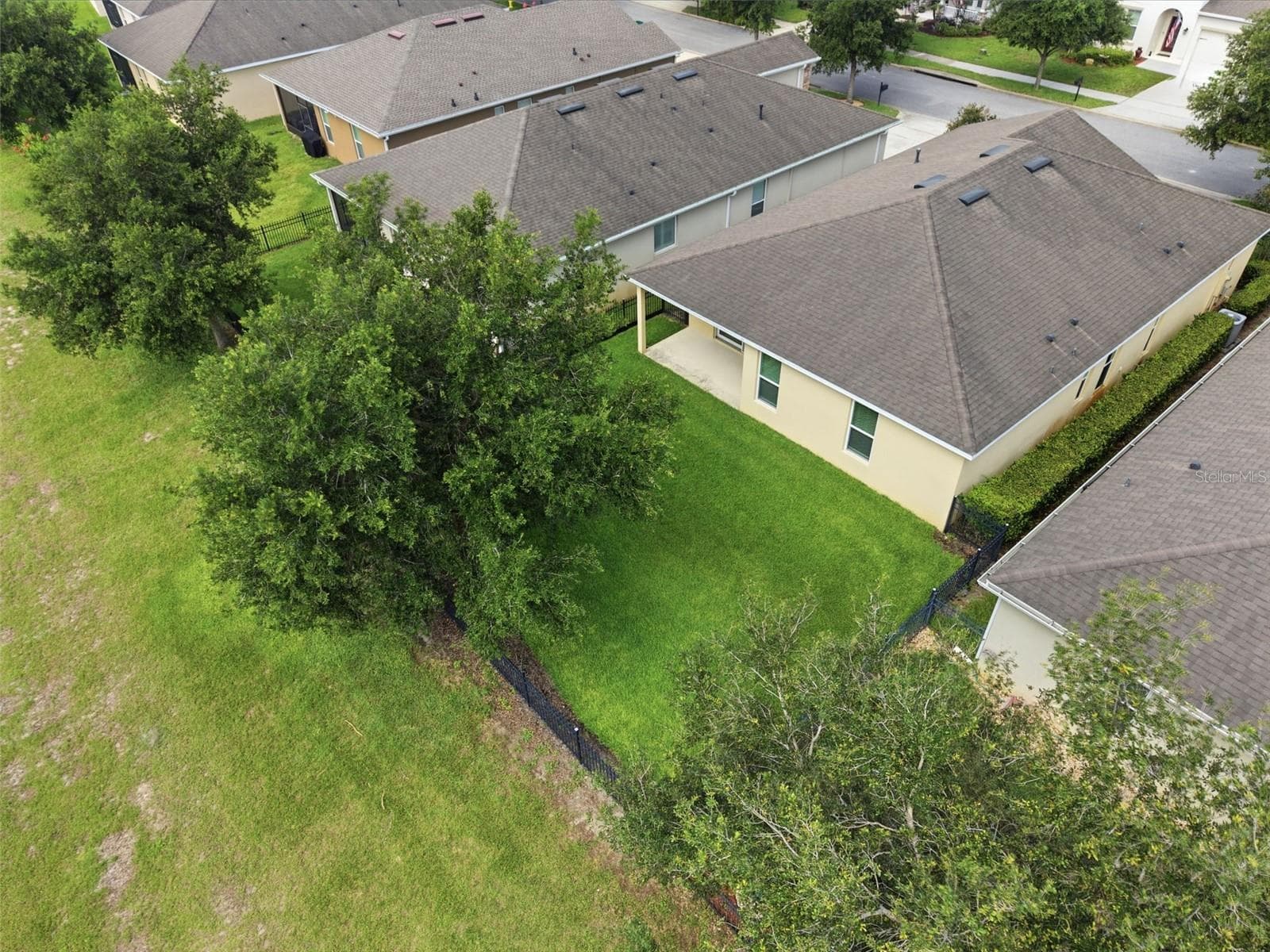 315 FREESIA COURT — photo 12 of 40