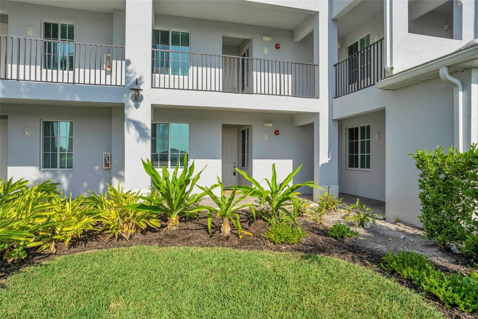 14041 HERITAGE LANDING BOULEVARD — photo 2 of 72