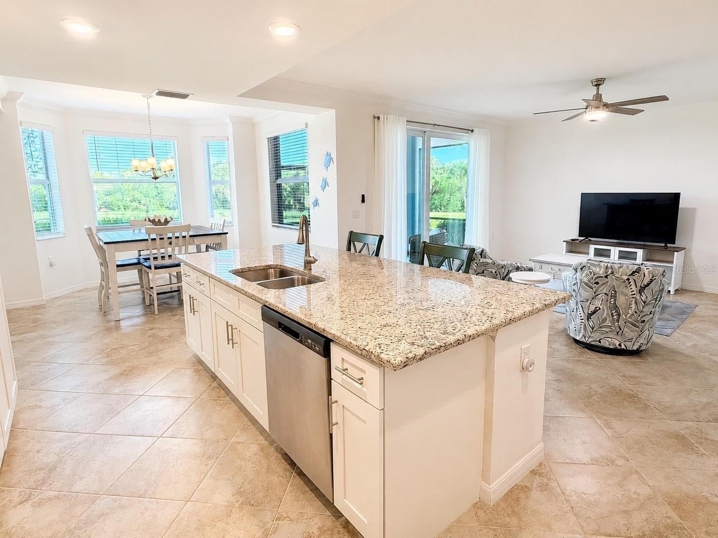 14041 HERITAGE LANDING BOULEVARD — photo 9 of 72