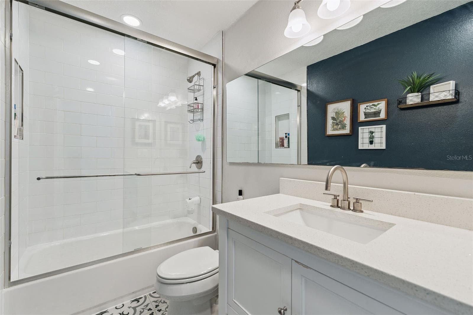 302 COMANCHE AVENUE — photo 15 of 33