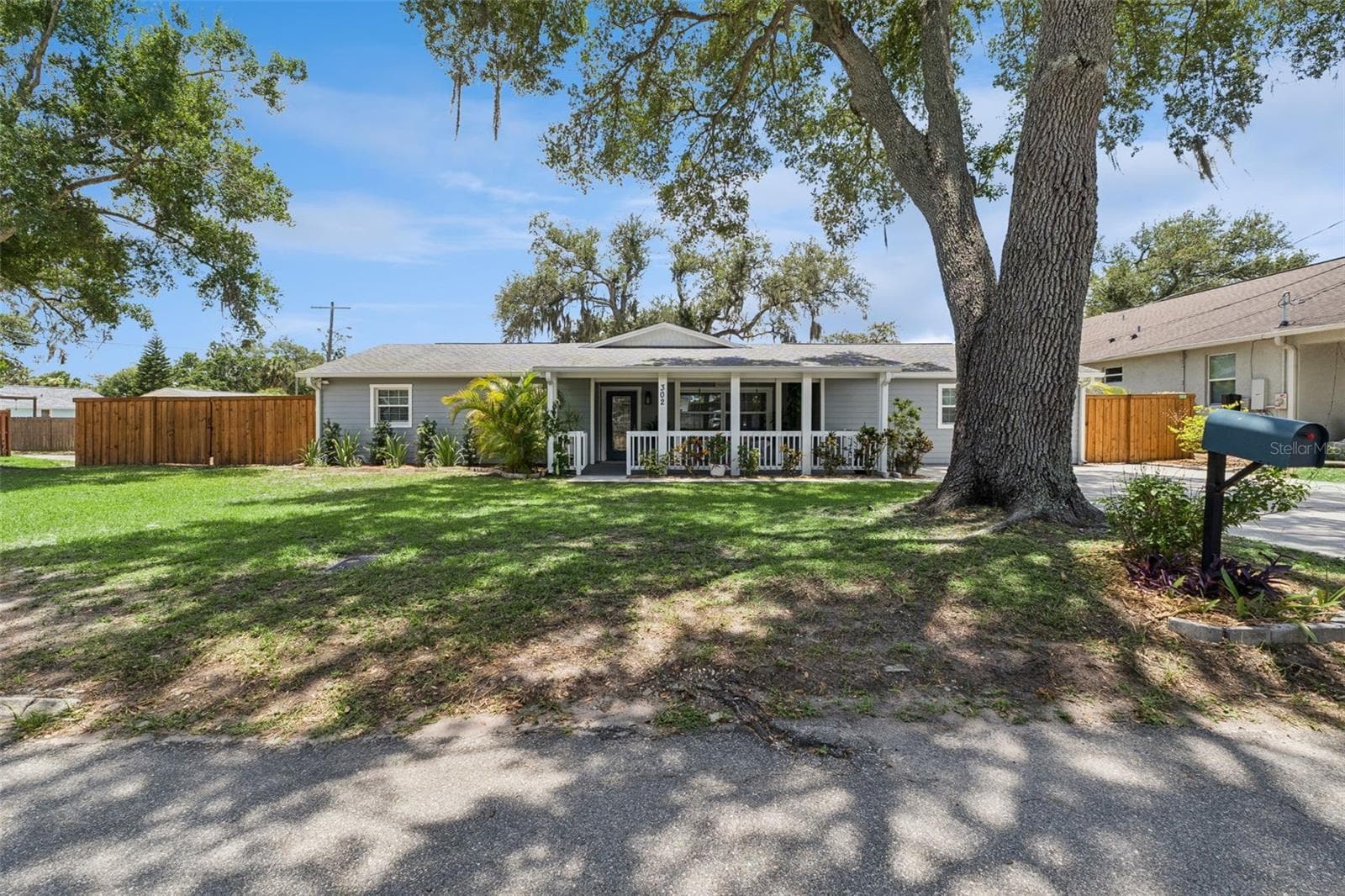 302 COMANCHE AVENUE