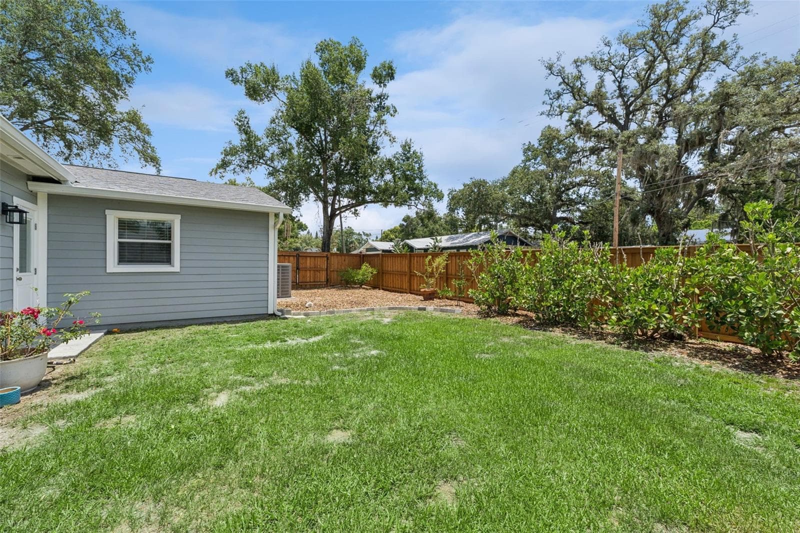 302 COMANCHE AVENUE — photo 31 of 33