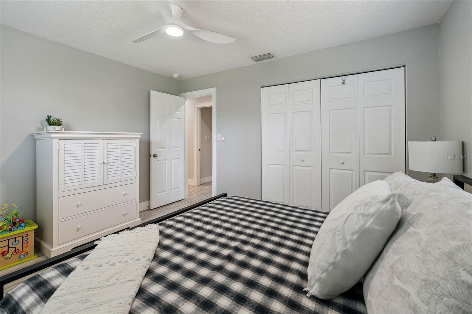 302 COMANCHE AVENUE — photo 19 of 33