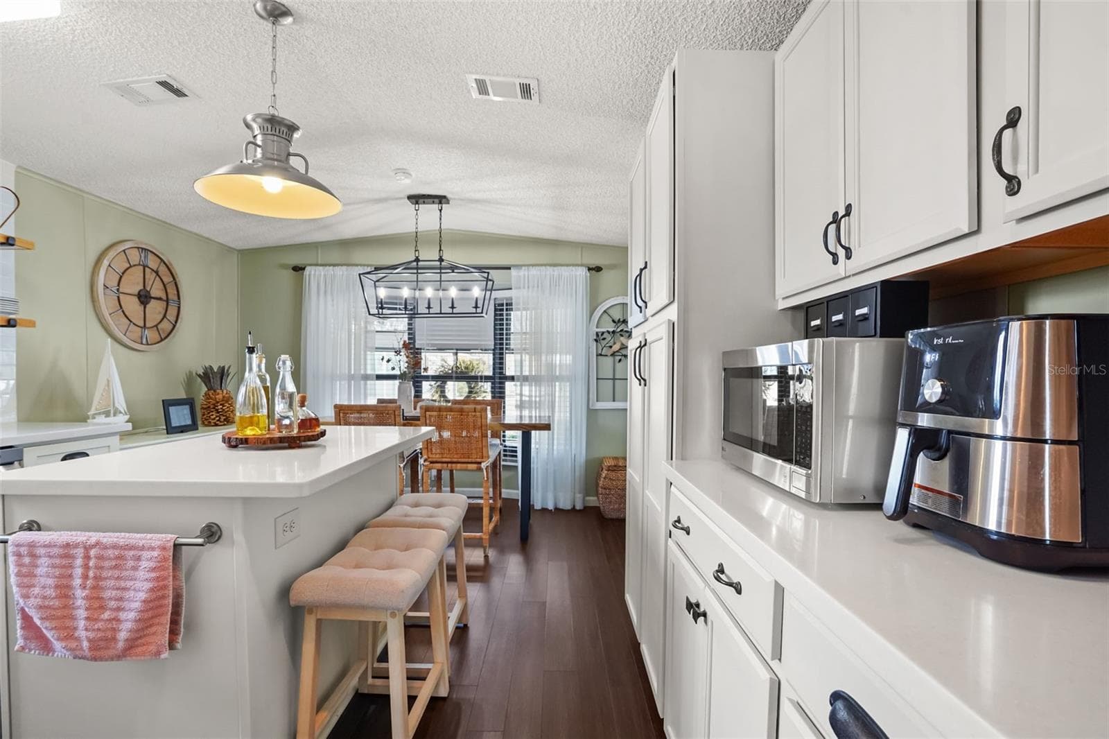 131 CENTER CREST BOULEVARD — photo 16 of 32