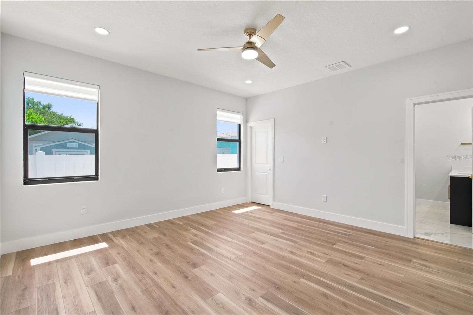 1121 ENGMAN STREET — photo 16 of 44