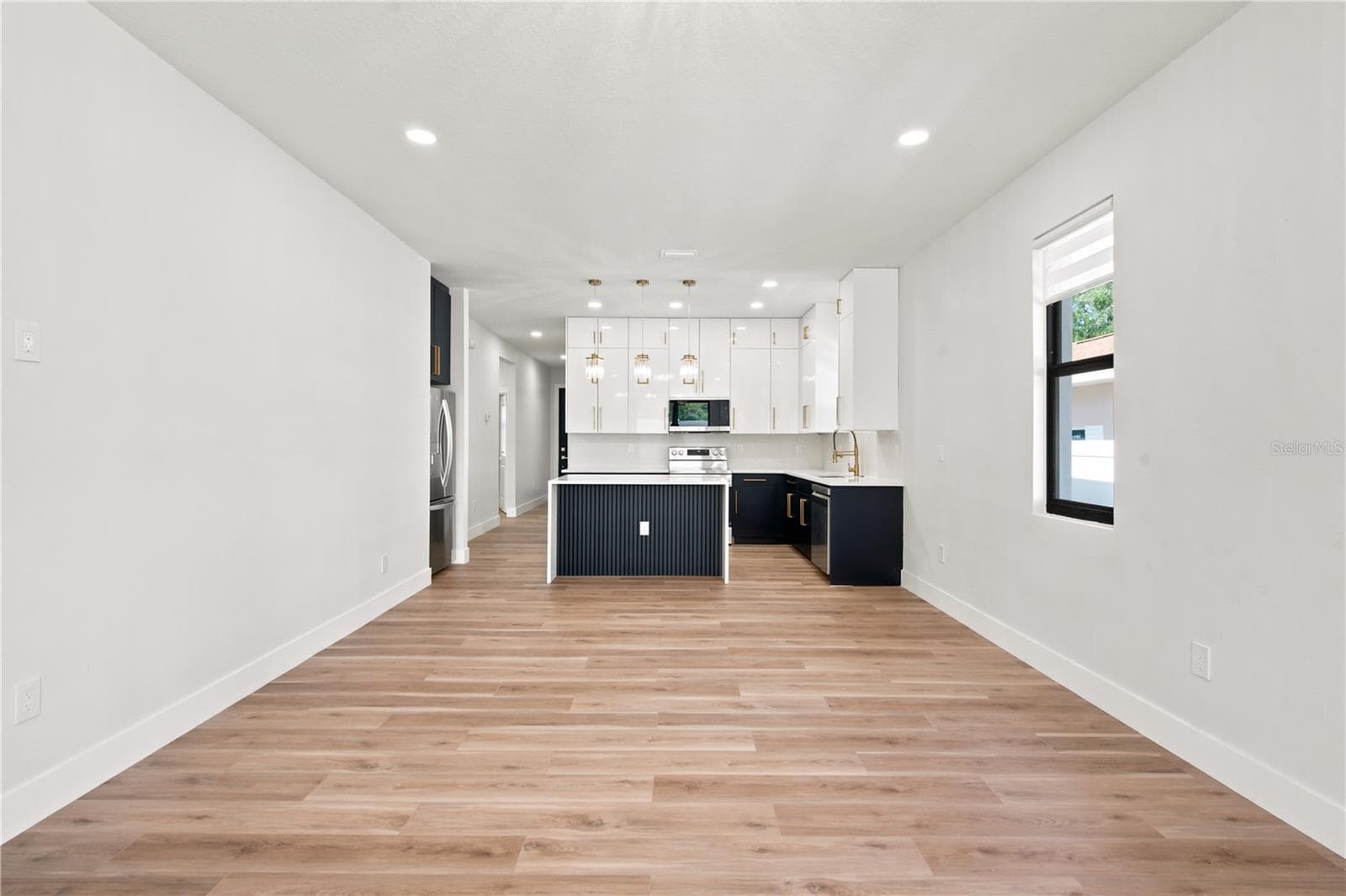 1121 ENGMAN STREET — photo 11 of 44