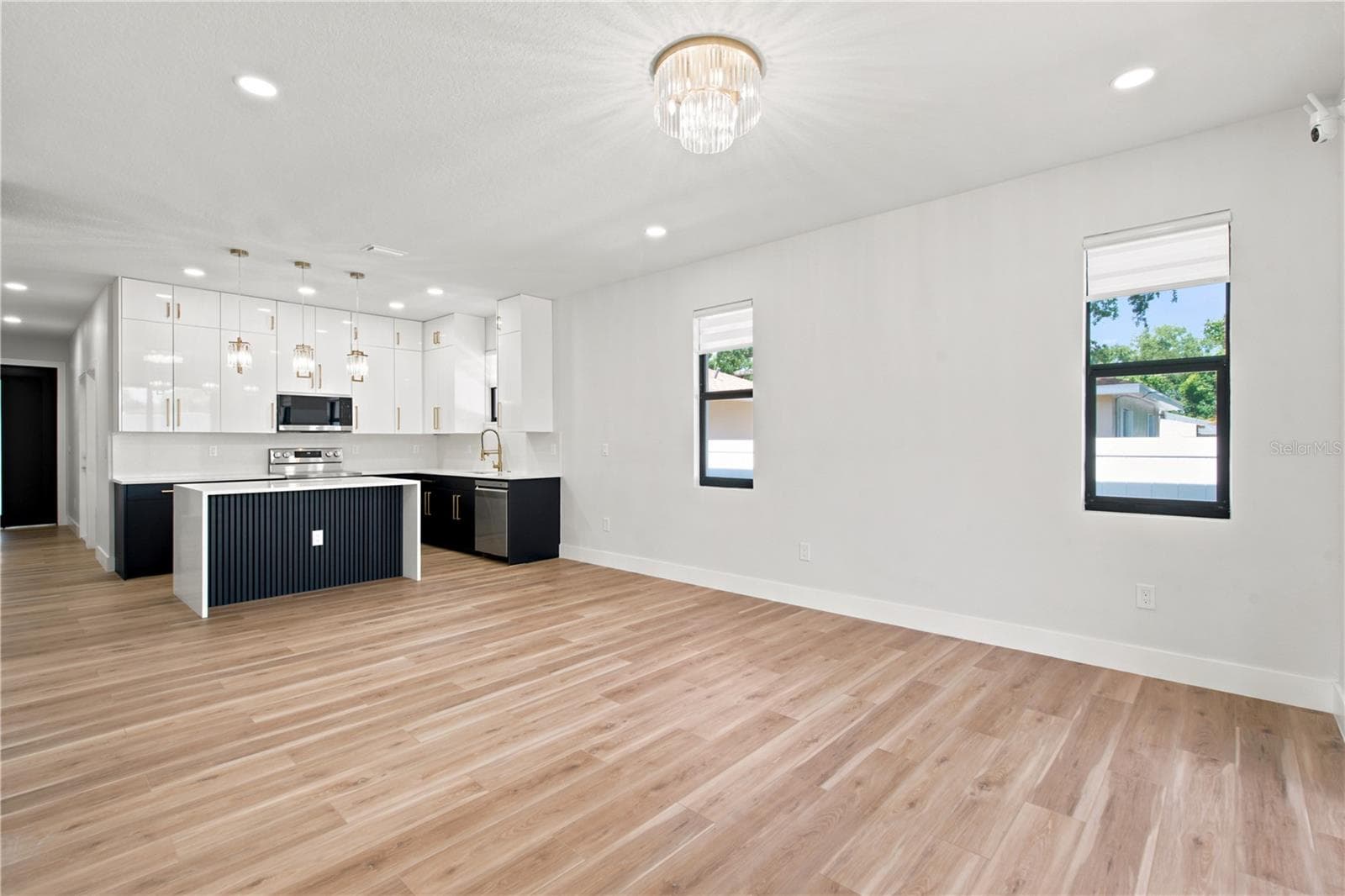 1121 ENGMAN STREET — photo 13 of 44