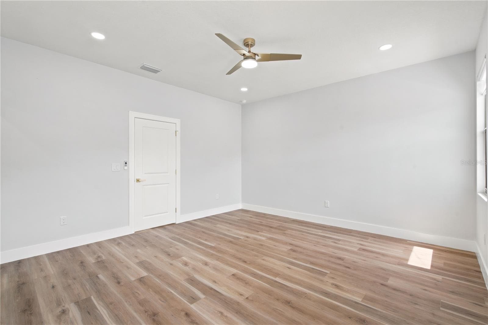 1121 ENGMAN STREET — photo 23 of 44