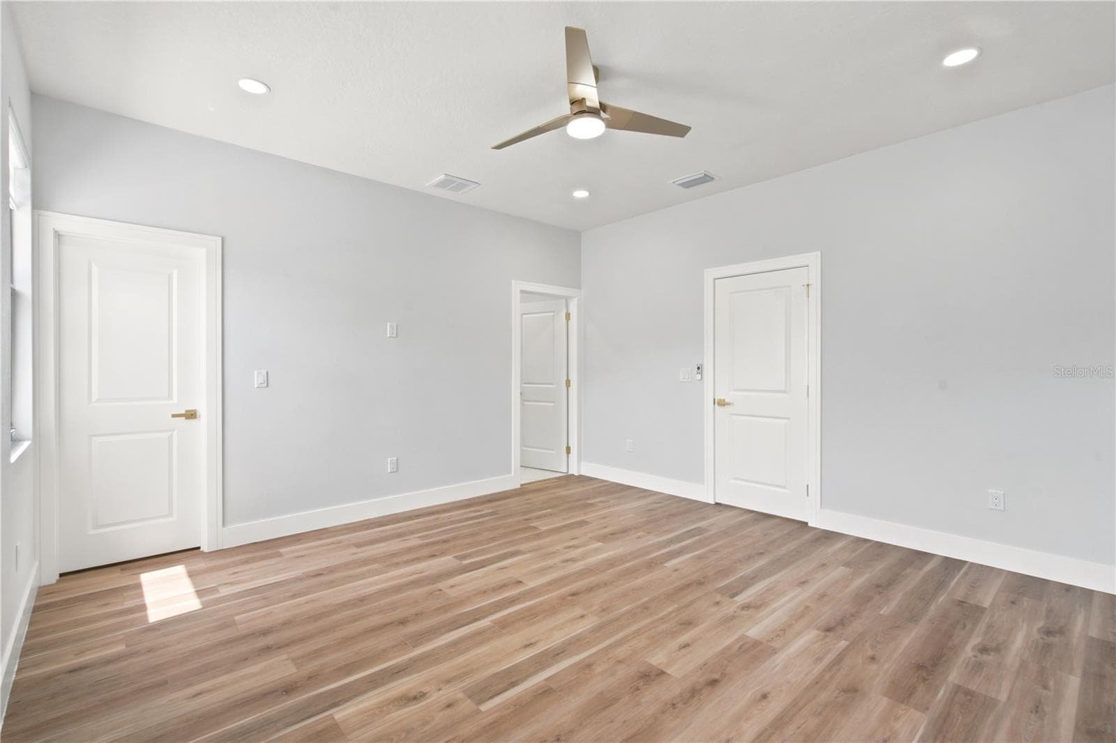 1121 ENGMAN STREET — photo 22 of 44