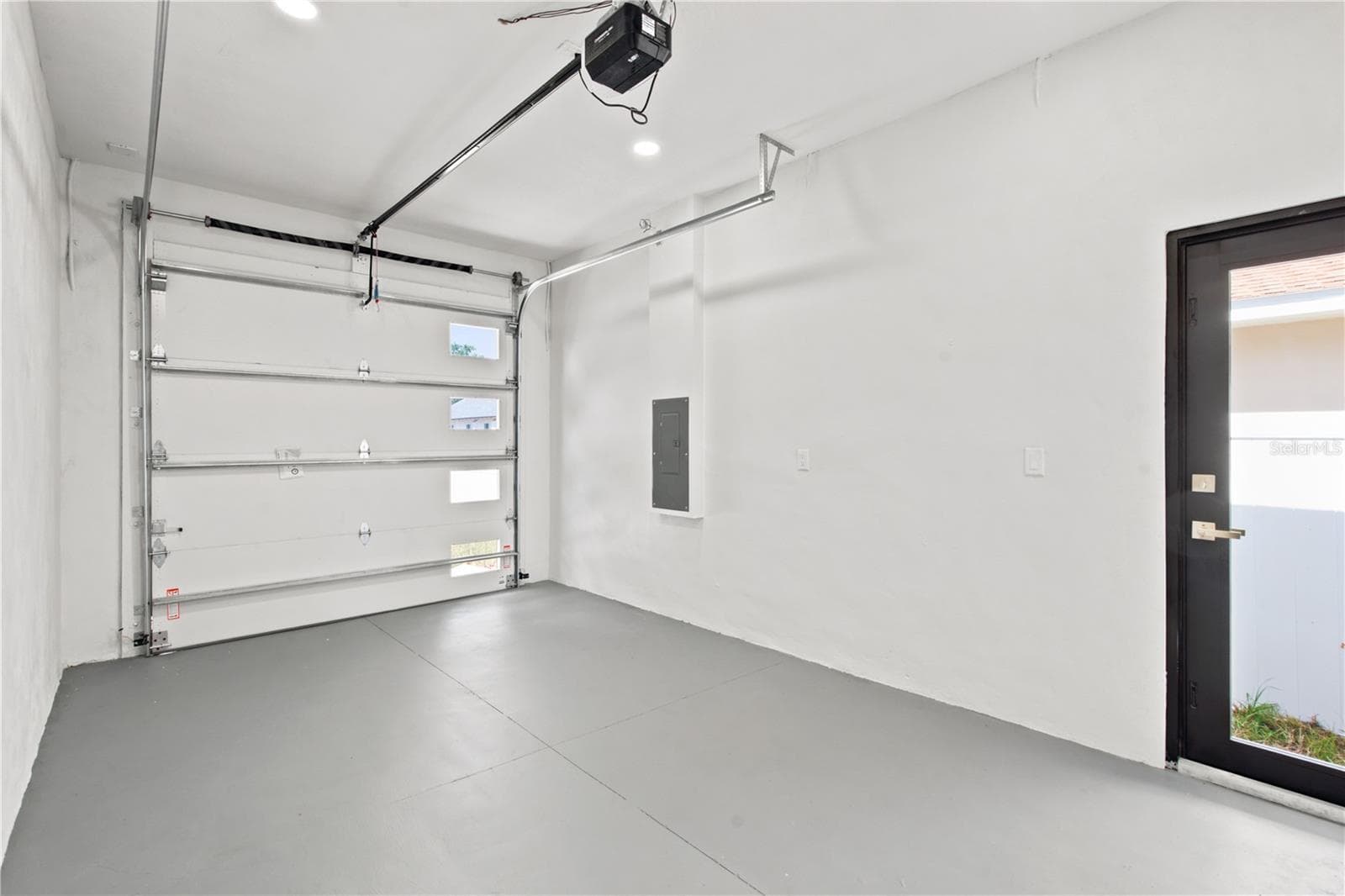 1121 ENGMAN STREET — photo 32 of 44