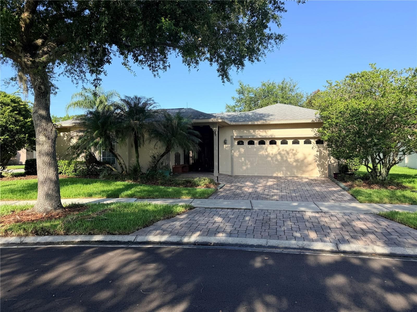 941 SHOREHAVEN DRIVE