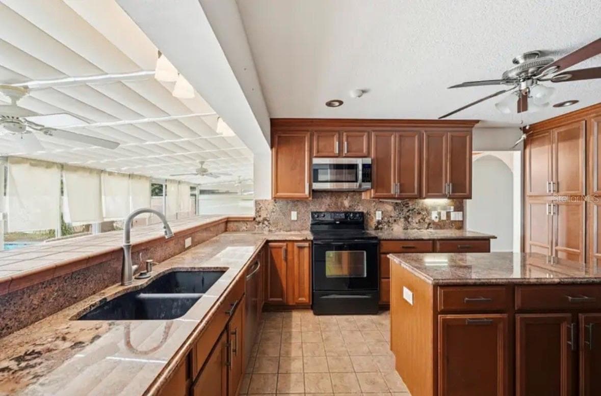 71 TARPON CIRCLE — photo 8 of 24