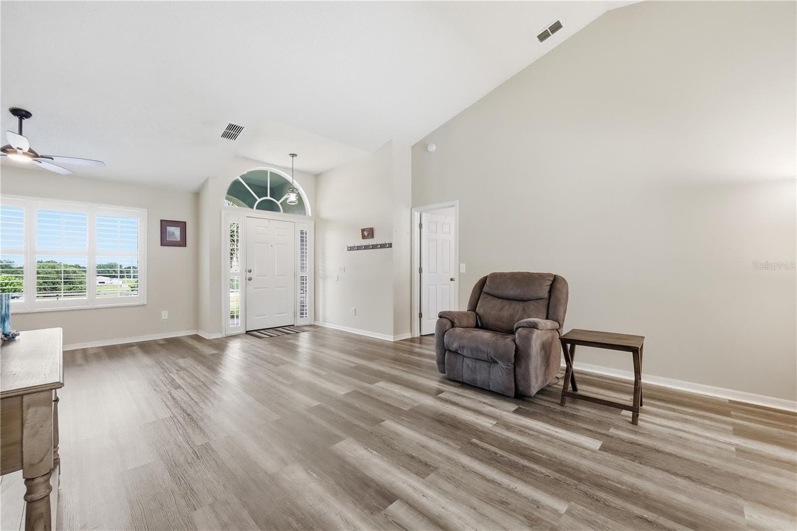 18224 APSHAWA ROAD — photo 8 of 56